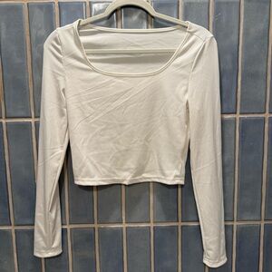 SHEIN White Long Sleeve Scoop Neck Cropped Top